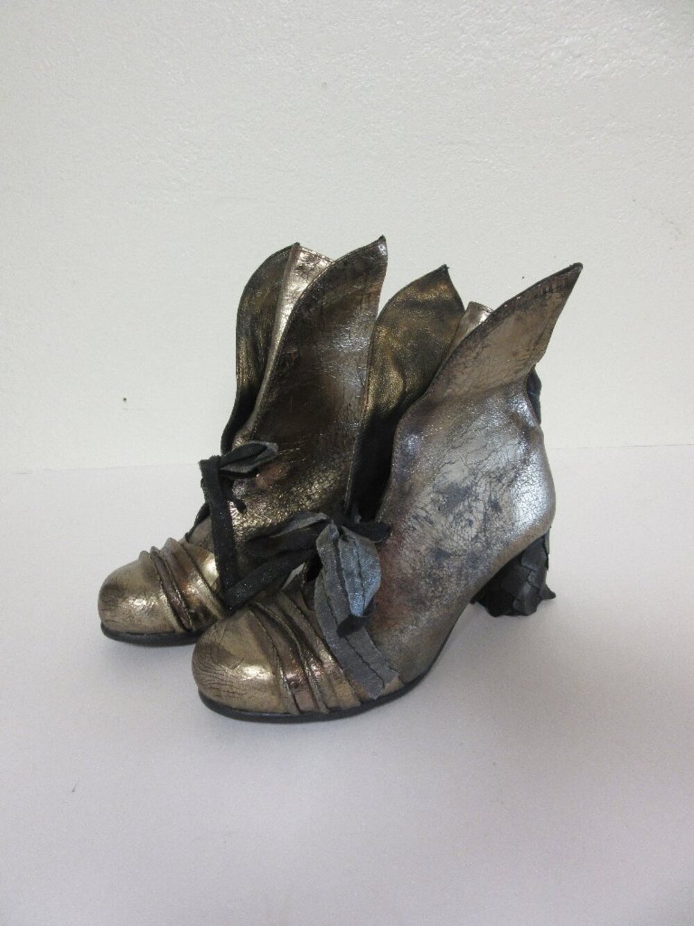 PAPUCEI Gold Metallic Cracked Leather Fairy Lace Up Booties 37